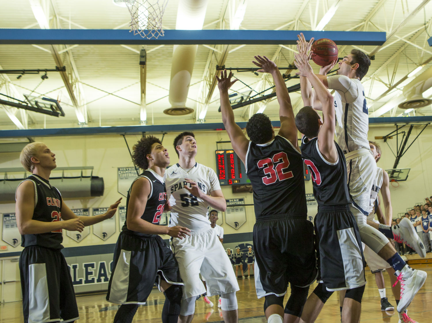 020216-qct-spt-clinton-pv-hoops-007
